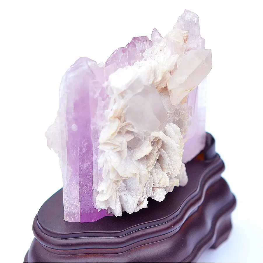 Beautiful Lilac kunzite Rock