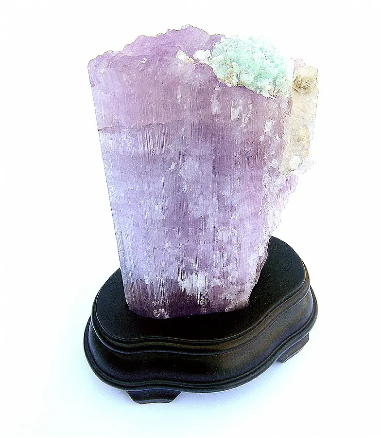 Beautiful Lilac kunzite Rock