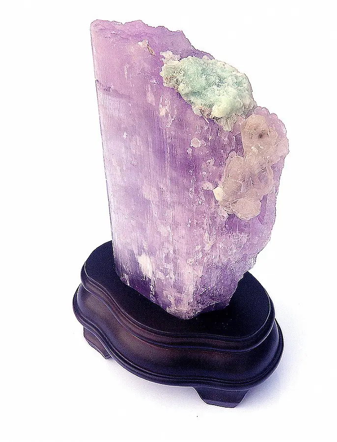 Beautiful Lilac kunzite Rock