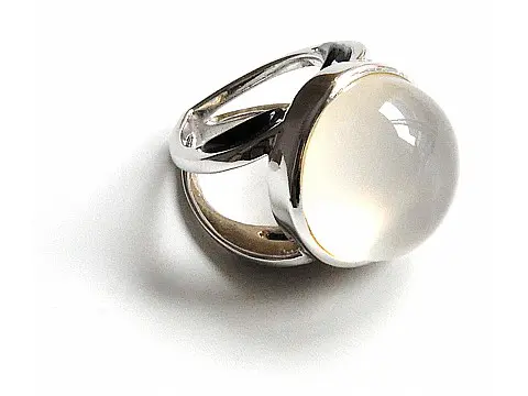 Fine Moon stone Cabochon Silver Ring