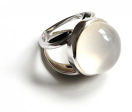 Fine Moon stone Cabochon Silver Ring