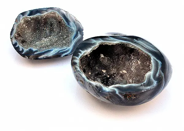 Black lace Agate Geode